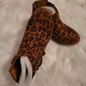 Cougar print boots